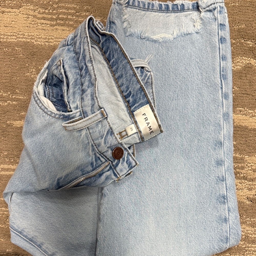 Frame Denim Light Wash Women's Cropped Jeans